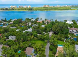 126 Siesta Dr, Sarasota, FL 34242