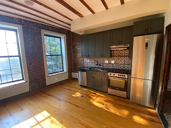 2nd image of 1467 Bedford Ave APT 2C