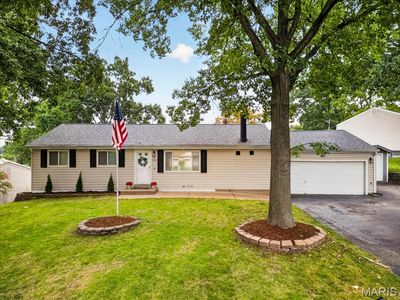 101 E Donaldson Dr, Saint Louis, MO, 63129