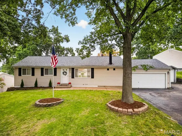 101 E Donaldson Dr, Saint Louis, MO 63129
