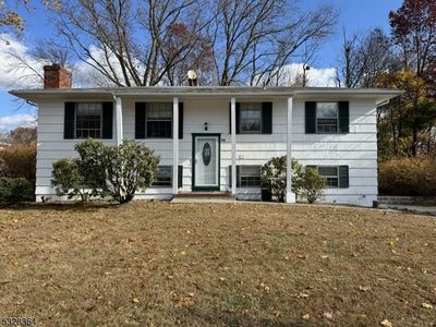 22 Overlook Dr, Oak Ridge, NJ, 07438