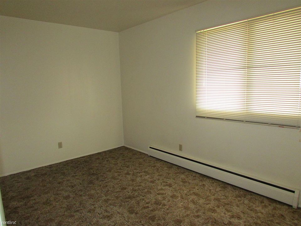 2nd image of 1425 13th St S APT 8