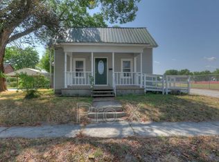 18 S Oronogo St, Webb City, MO 64870
