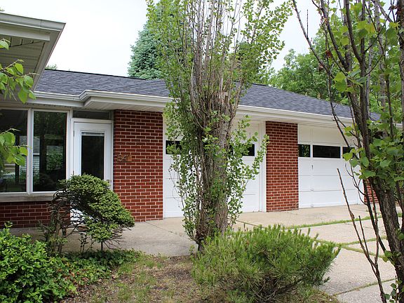 5th image of 541 Woodlawn Ave