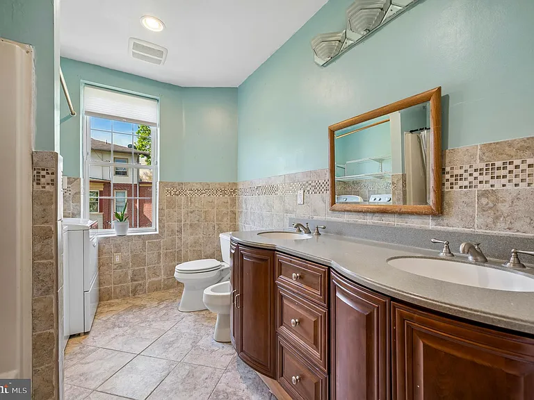 229 W Hansberry St — Photo 20