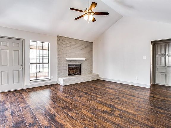 5th image of 717 Nicole Dr