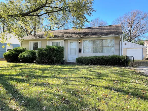 1407 Honeysuckle Ln, Champaign, IL 61821