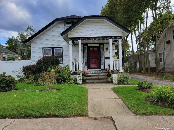 136 E Clinton Avenue, Roosevelt, NY 11575