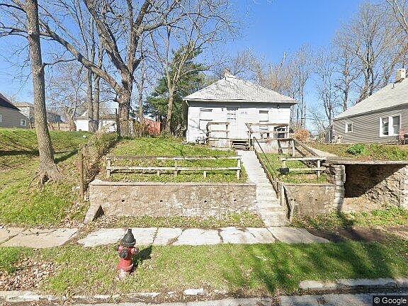 1st image of 2218 Lister Ave