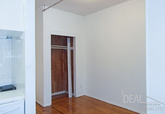 4th image of 284 7th Ave APT 2I