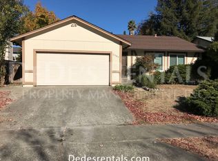 2389 Julio Ln, Santa Rosa, CA 95401