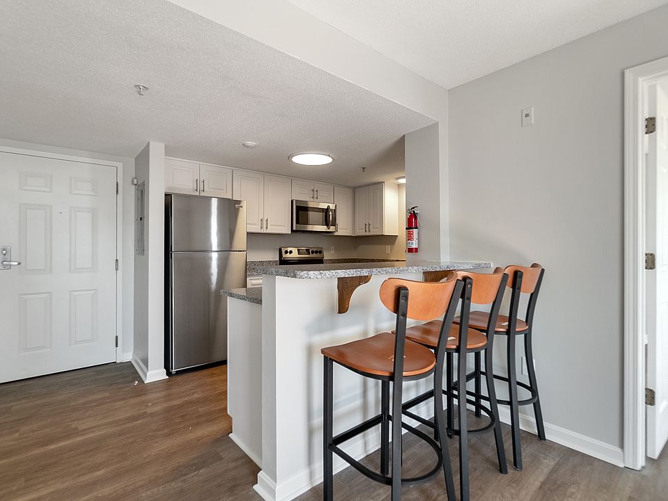 2nd image of 38 Thomas St
