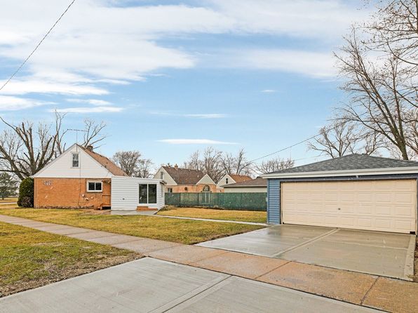6831 S 79th Ave, Bridgeview, IL 60455