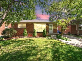8614 Grayfield St, Dearborn Heights, MI 48127