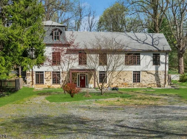 40 East St, Clinton Twp., NJ 08801