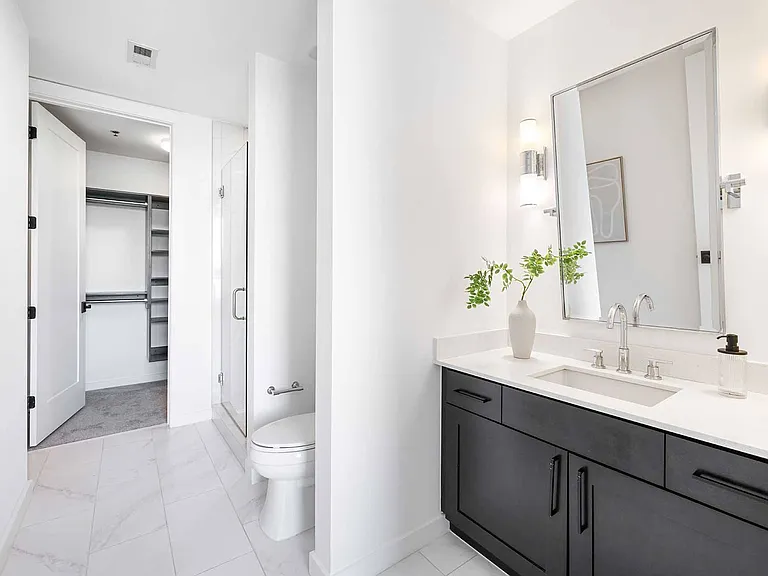 The Huntley Luxury Apartments — Photo 33