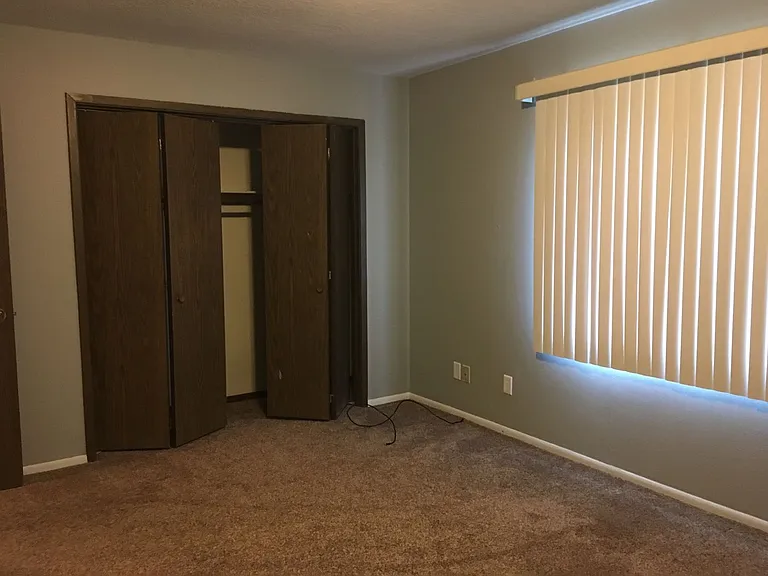 Cobblestone Circle Apartment 2 Bedroom, 1 Bath Secure Building — Photo 14