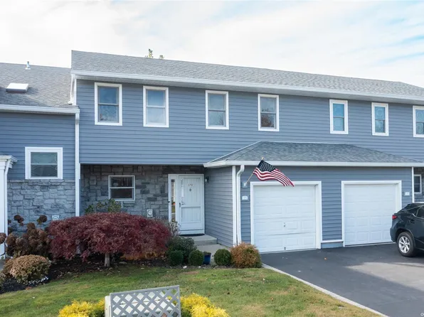 173 Alicia Drive #173, North Babylon, NY 11703