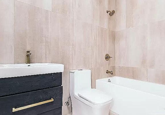 5th image of 321 Woodbine St #3F