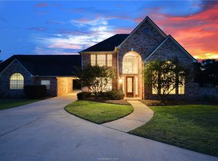 3009 Creekside Dr, Brenham, TX 77833