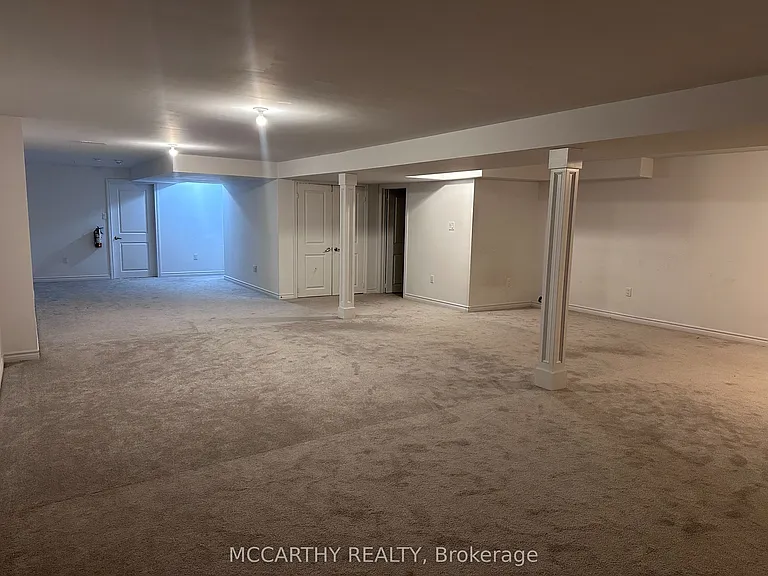 231 Ridley Cres — Photo 19