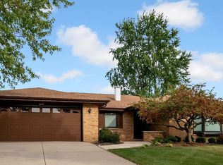 109 Millis Ln, Schaumburg, IL 60193