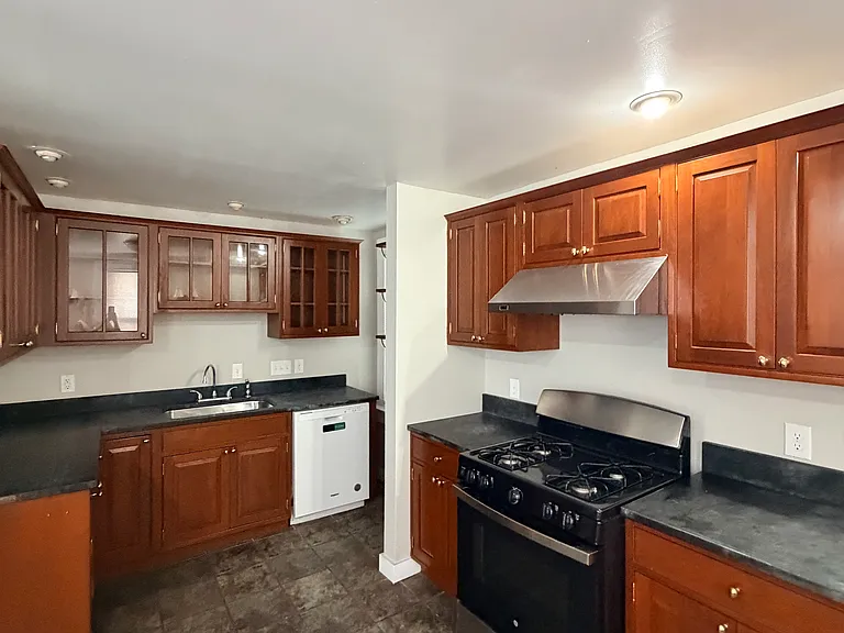 103 S Water St — Photo 7