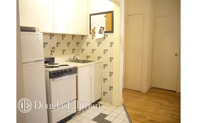 Rented by Douglas Elliman | media 26