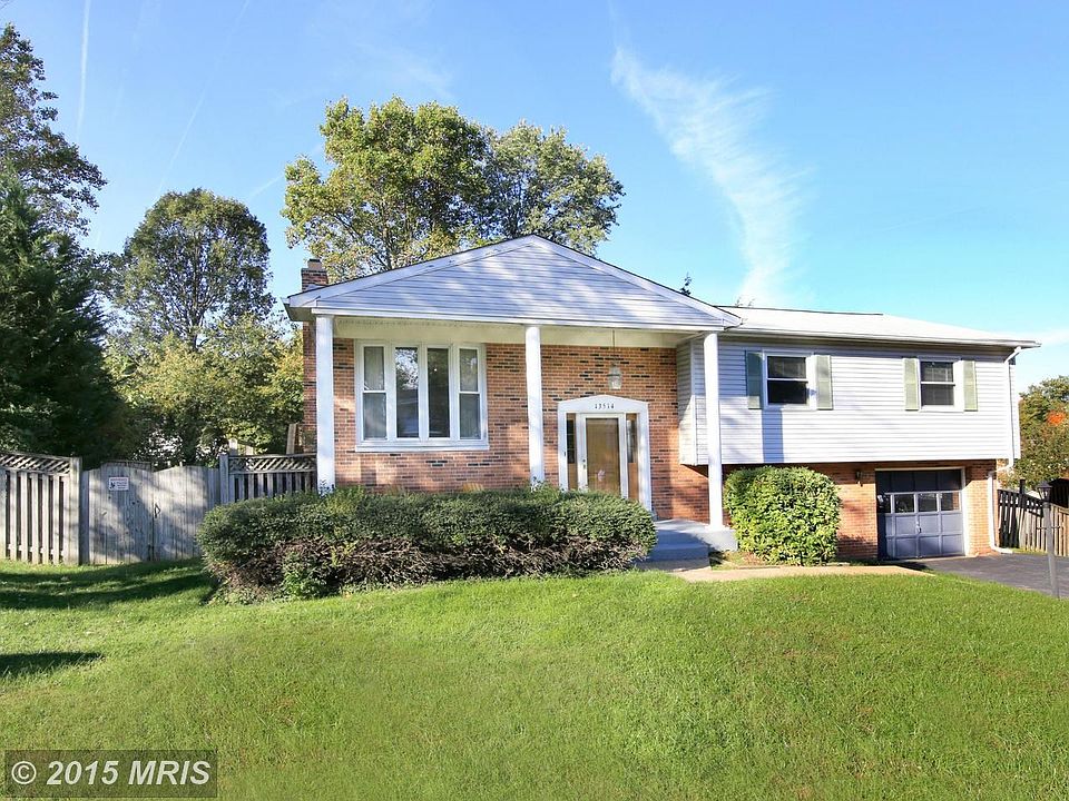 Spacious 4-BR, 2.5-BA, Split Foyer Home