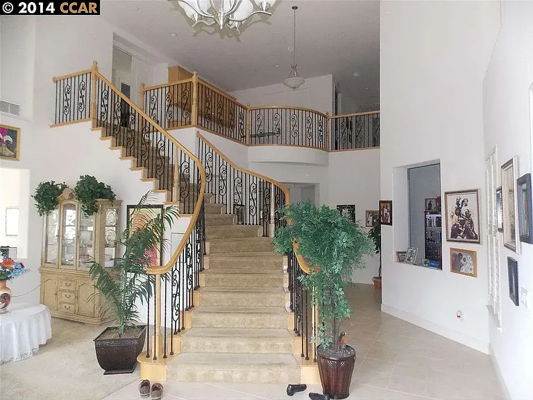 1021 Pacific Grove Ct — Photo 2