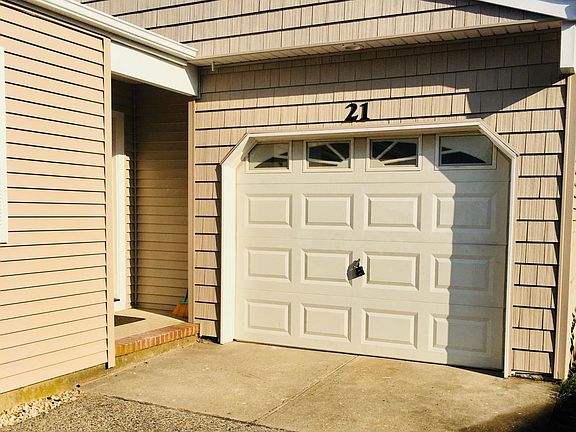 3rd image of 21 Redhook Bay Dr