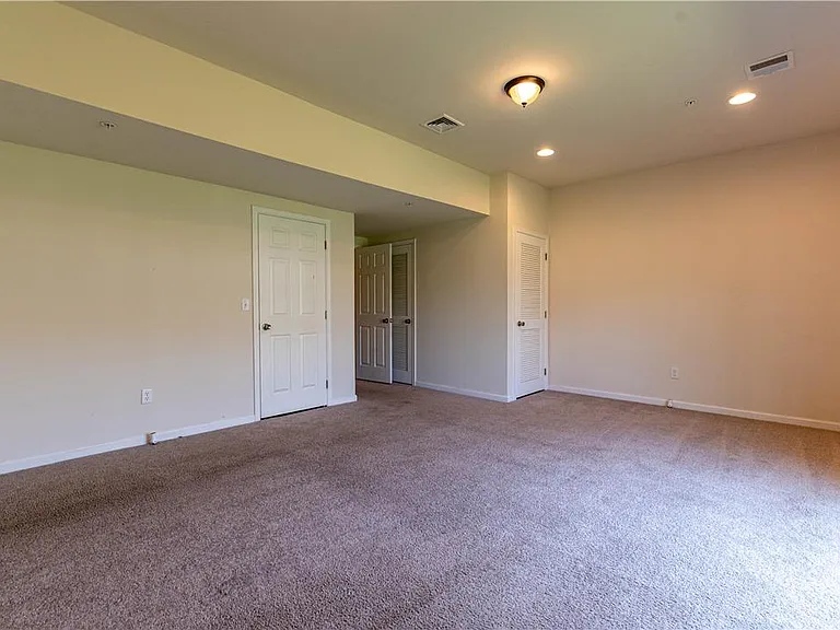1374 Black Forest Dr — Photo 6