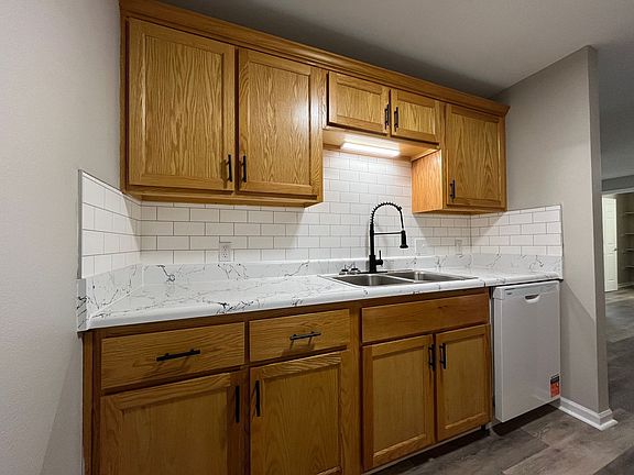 5th image of 2020 Hobson Rd #C-102
