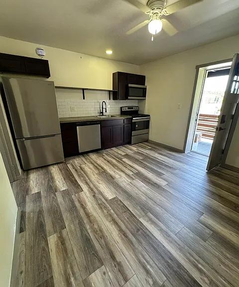 534 Lee St #2 — Photo 3