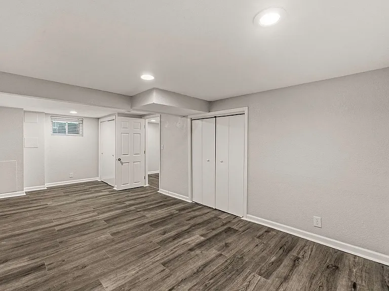 6739 Roe Ave — Photo 38