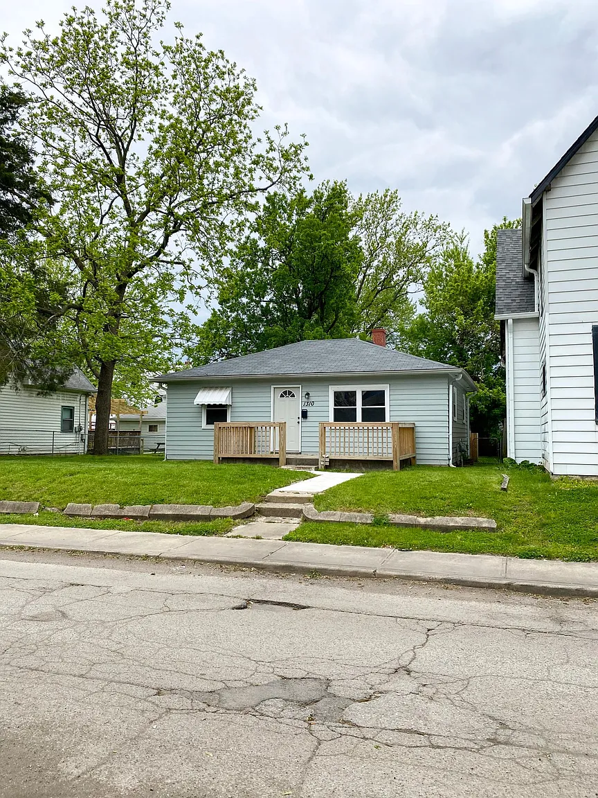 1310 Lawton Ave photo 1