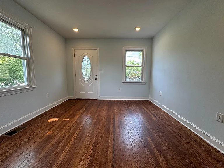 9405 Rhode Island Ave — Photo 5