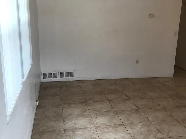 116 S Coates St #5 — Photo 7