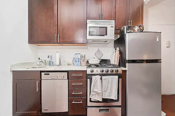 Rented by REAL New York | media 11