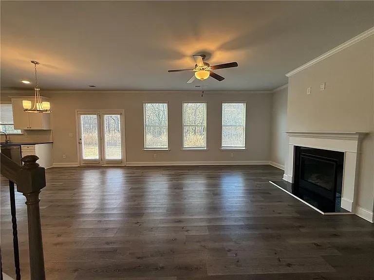 345 Hellen Valley Dr — Photo 12
