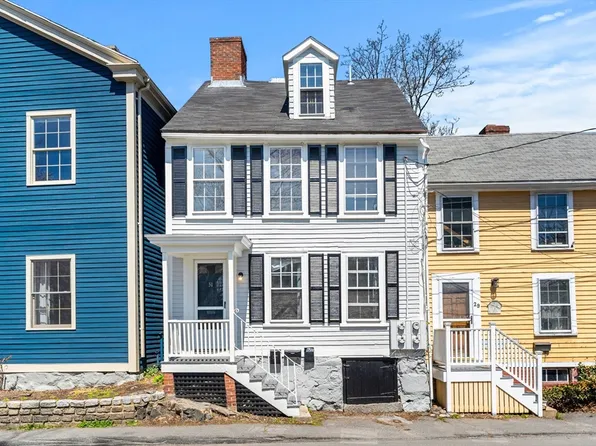 31 Mugford St, Marblehead, MA 01945