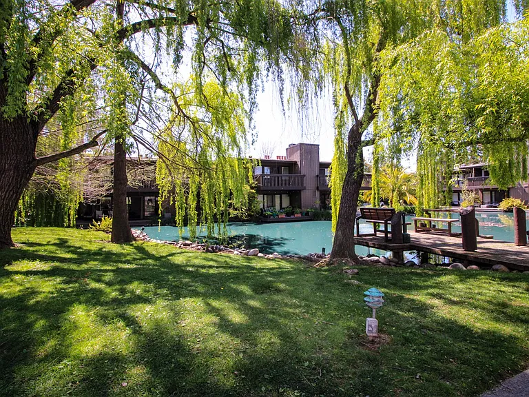 2408 Larkspur Ln #247 — Photo 35