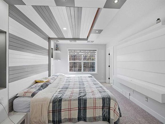 2nd image of 7916 S Marthas Haven Park NE