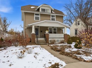 2416 B Ave NE, Cedar Rapids, IA 52402