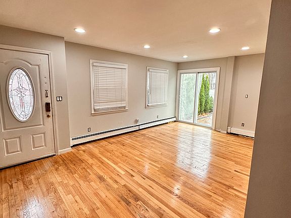 2nd image of 46 Bennett Ave #1