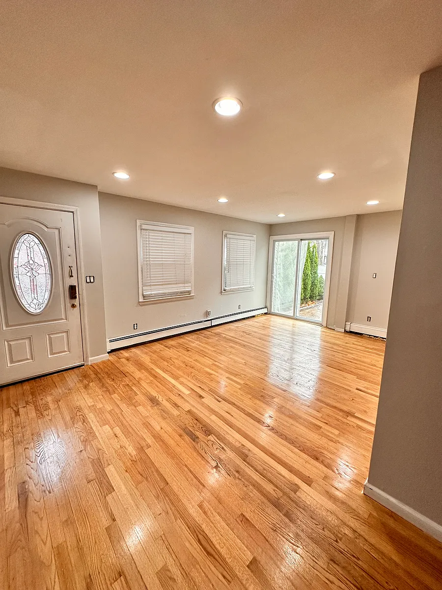 Building Photo - 46 Bennett Ave #1