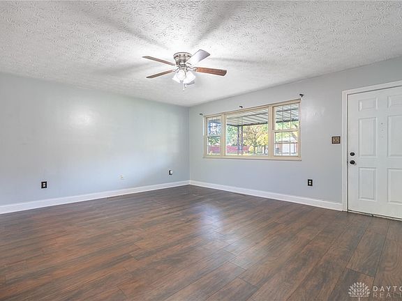 5th image of 405 Cato Ct