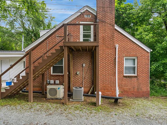3rd image of 105 Estes Dr #A