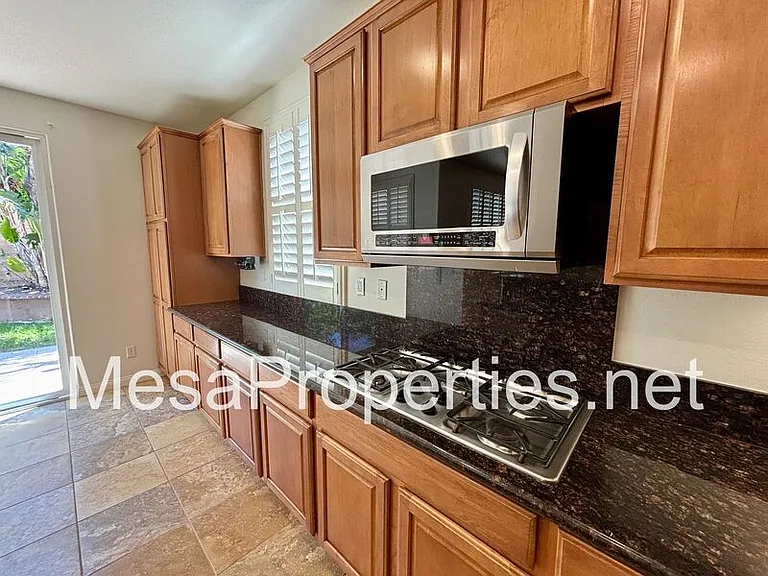 5729 Nutwood Pl — Photo 4