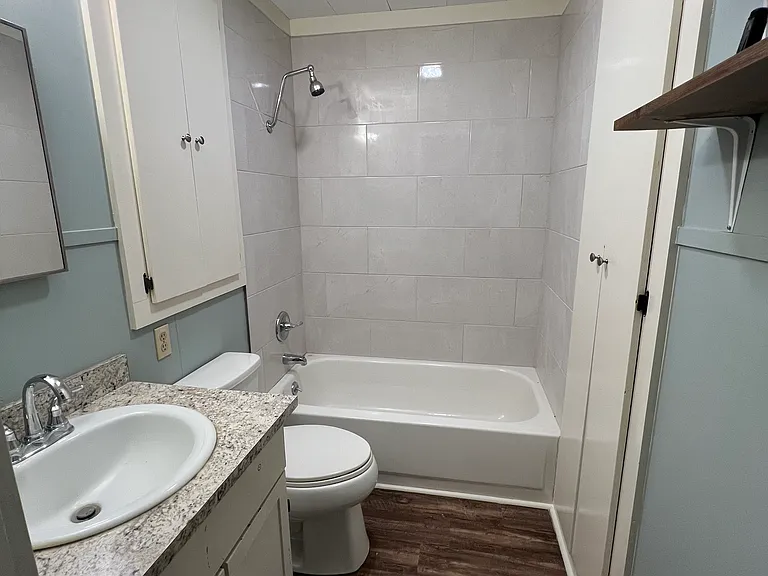 212 Park Ave — Photo 19